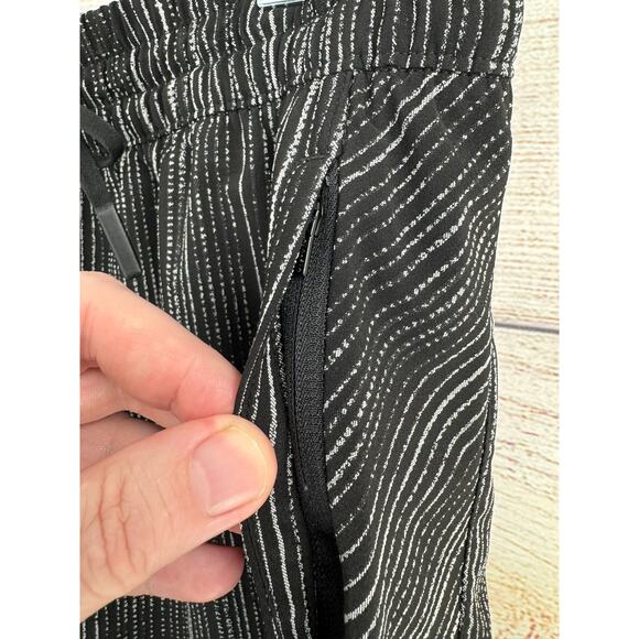 Athleta Relaxed Fit Arrival Pants Womens 14 Black Amara Striped Drawstring - Picture 5 of 10